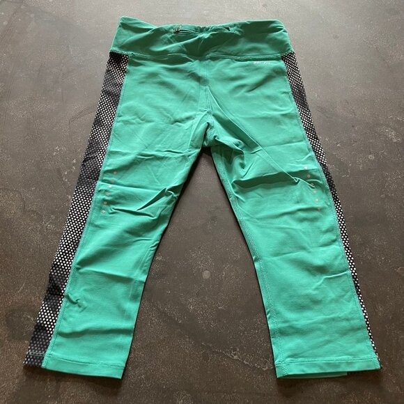 Nike Capri Leggings - Picture 2 of 4